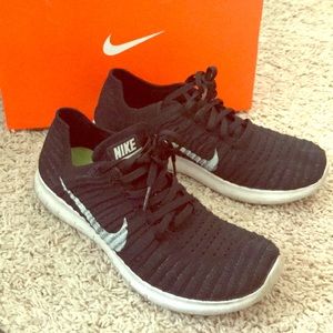 NIKE FREE RUN FLYKNIT